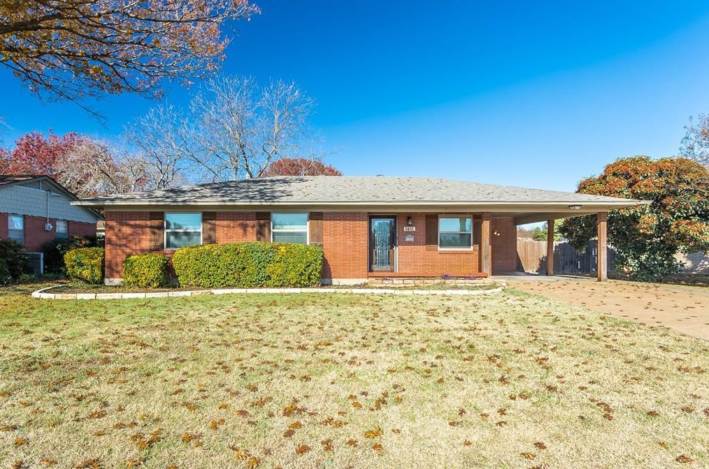 1811 Ferris Ave, Waxahachie, TX 75165