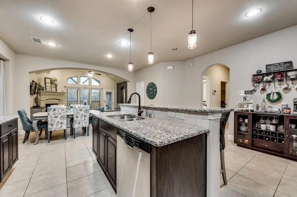 1213 Wedgewood Dr, Forney TX  75126-3849 exterior