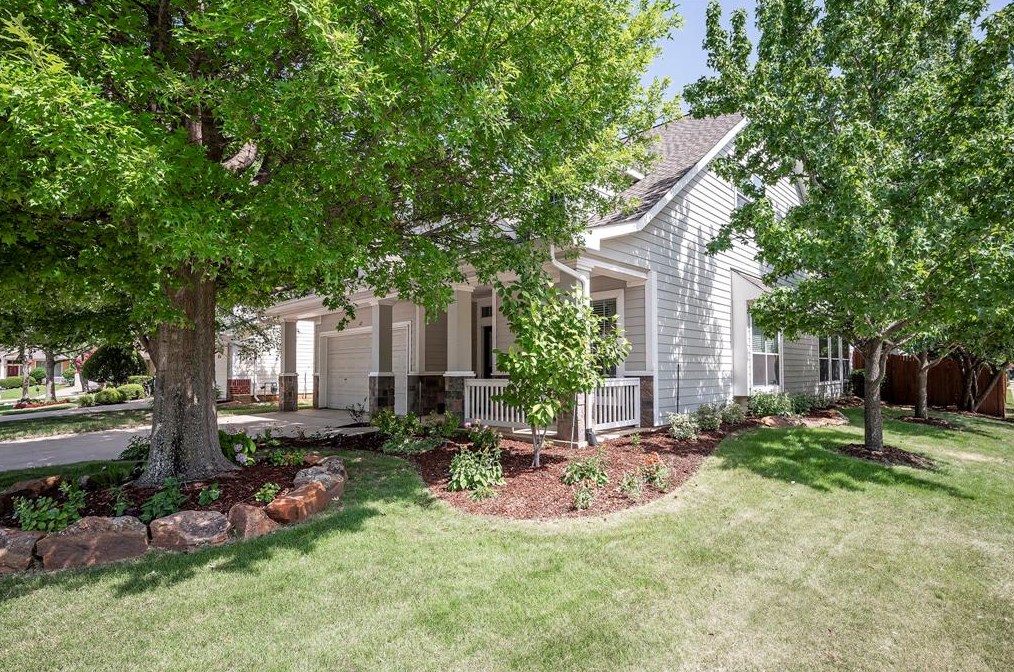 121 Silkwood, Grapevine, TX 76051-8237