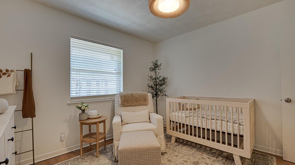 8931 Stanwood Dr, Dallas TX exterior