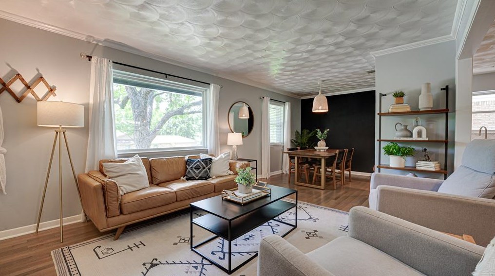 8931 Stanwood Dr, Dallas TX exterior