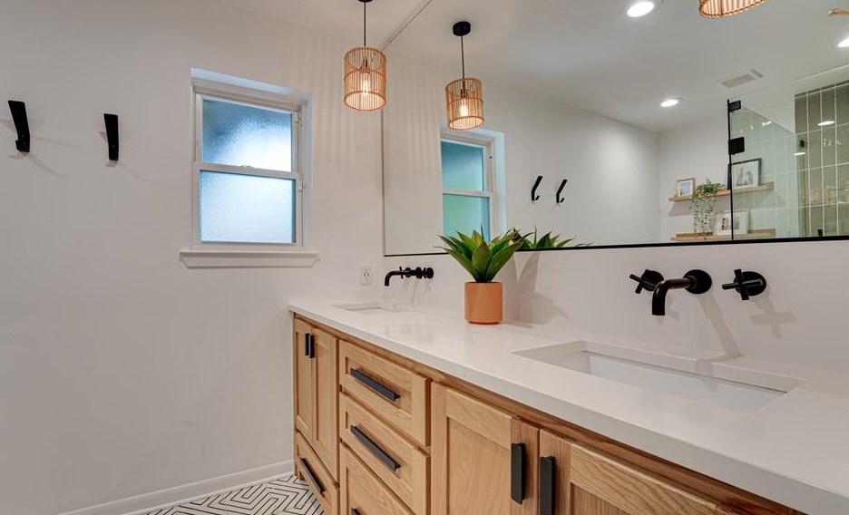 8931 Stanwood Dr, Dallas TX exterior