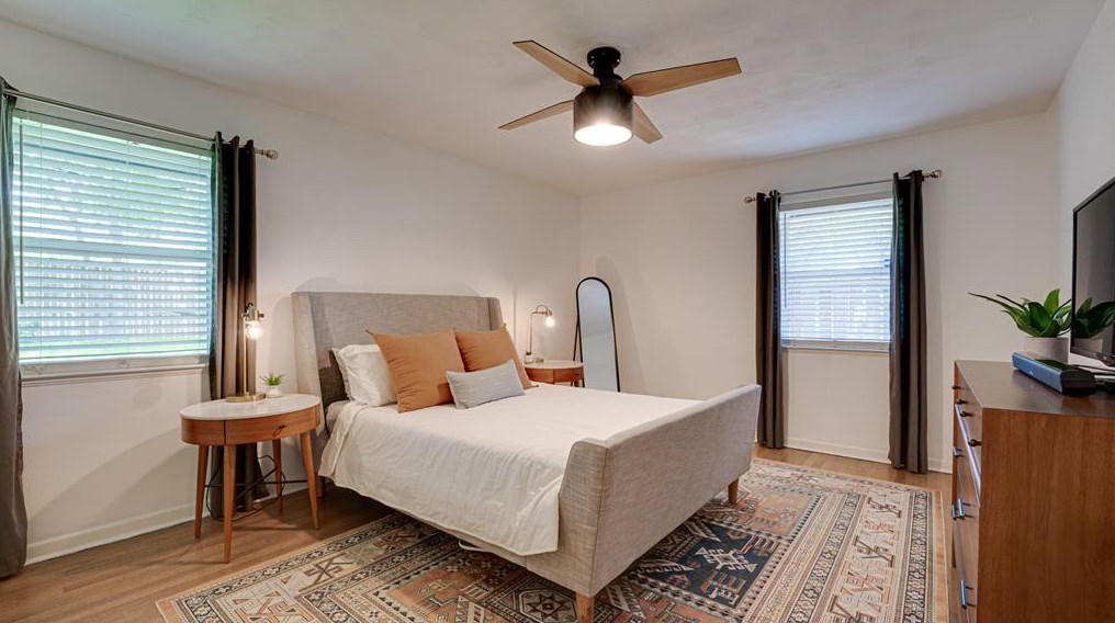 8931 Stanwood Dr, Dallas TX exterior