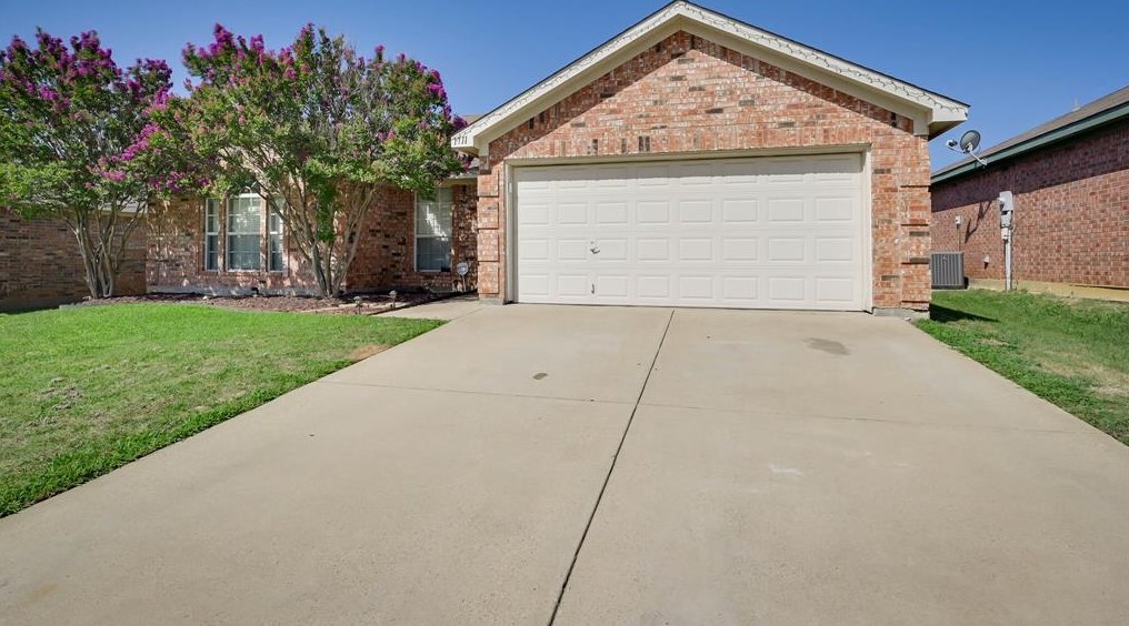 1711 Tonya May Ln, Midlothian, TX 76063
