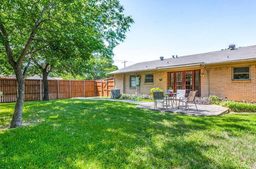 7131 Rutgers Dr, Dallas TX 75214-1760 exterior