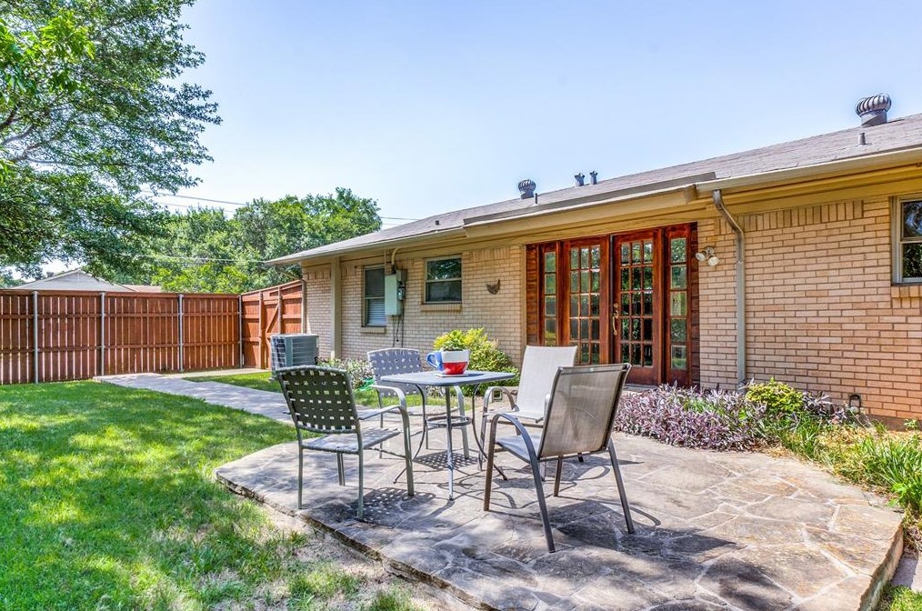 7131 Rutgers Dr, Dallas TX 75214-1760 exterior