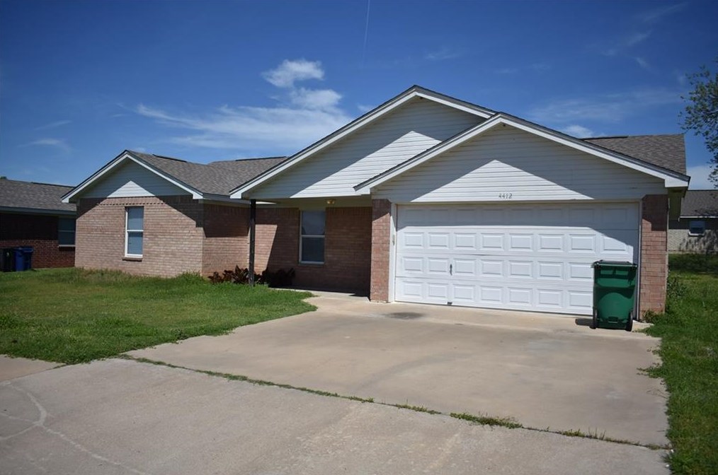 4412 Rob Dr, Granbury, TX 76049