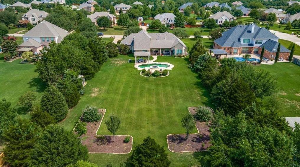 1207 Del Mar Dr, Grapevine, TX 76092-3932