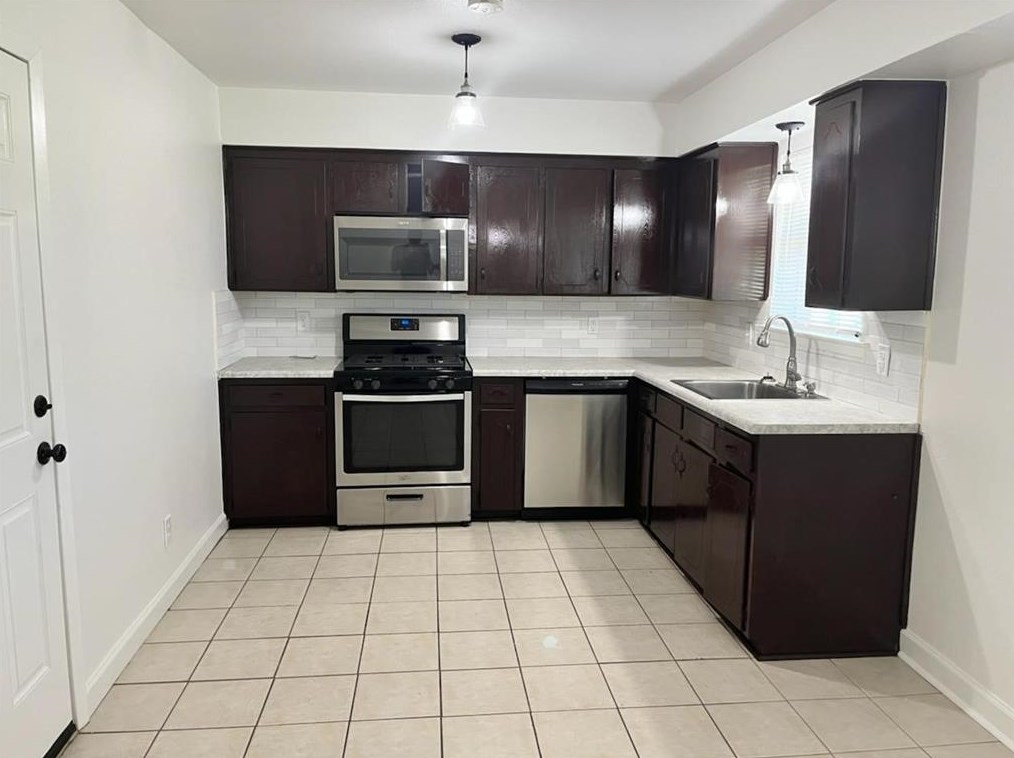 2912 Brighton Cir, Denton, TX 76210