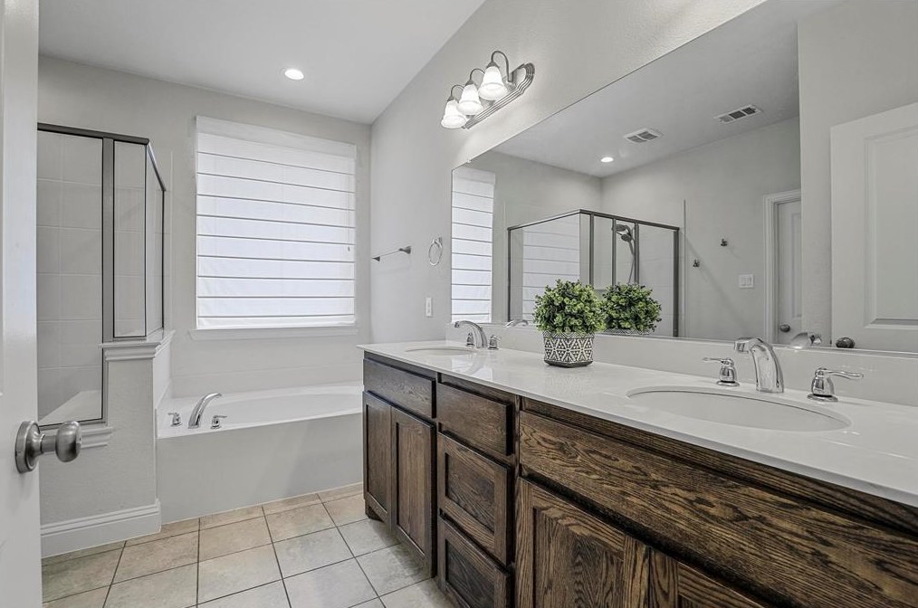 917 Llano Fls Dr, Mckinney TX  75071-3552 exterior