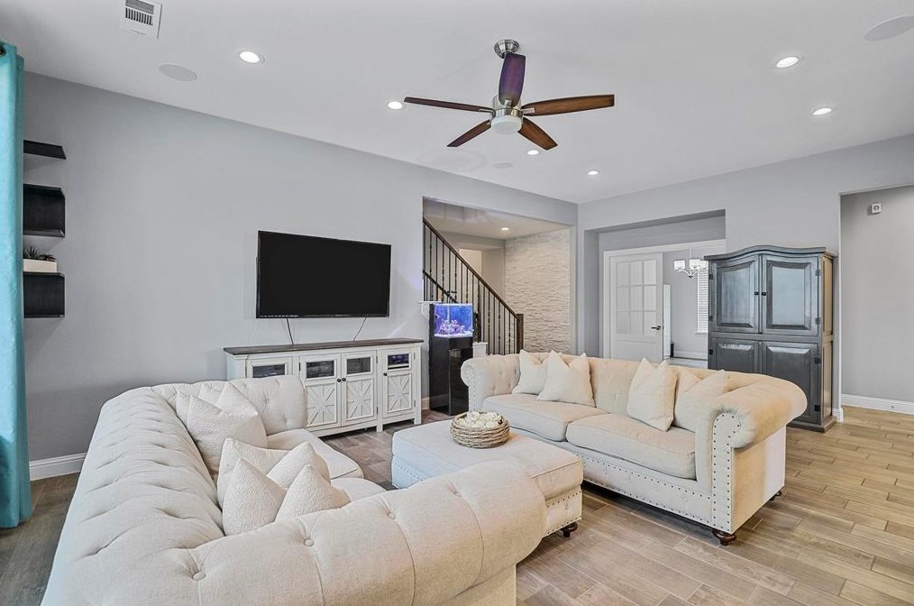 917 Llano Fls Dr, Mckinney TX  75071-3552 exterior