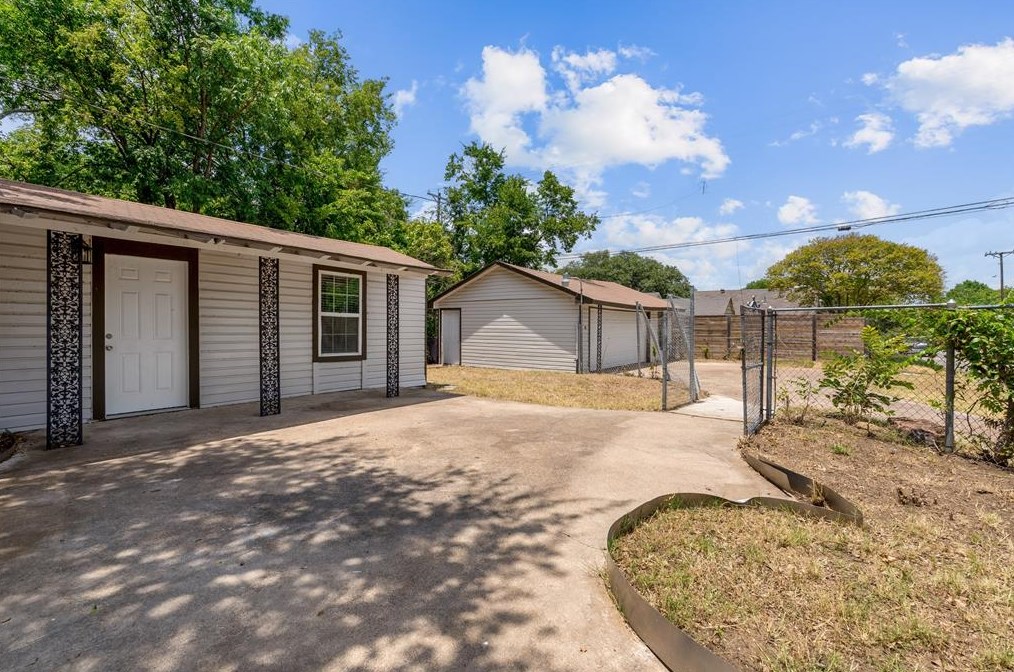 1603 Wilbur St, Dallas TX 75224-1612 exterior