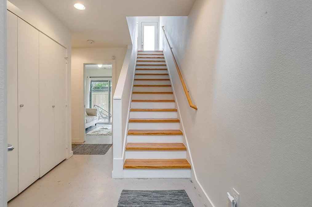 4612 Lester Dr, Dallas, TX 75219-1111