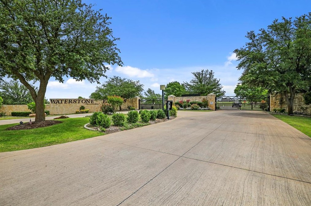 4491 Lake Breeze Dr, Mckinney, TX 75071-3992