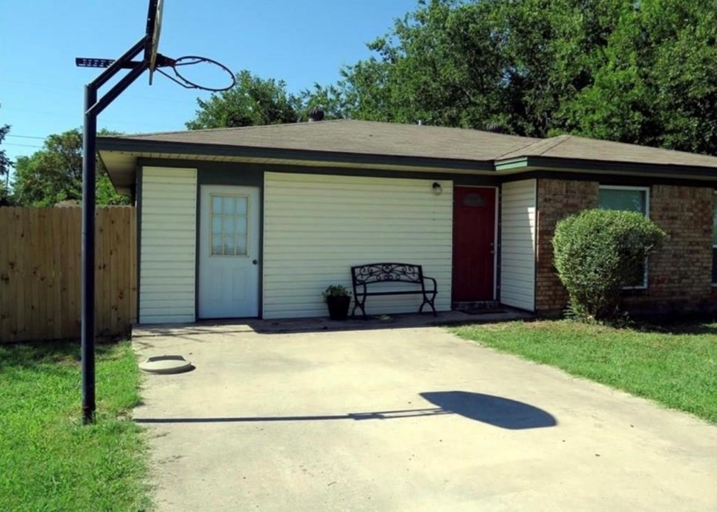 520 Pecan Ct, Rhome, TX 76078