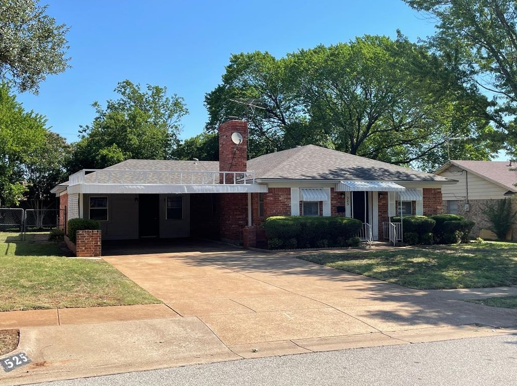 525 E Mustang St, Crowley, TX 76036