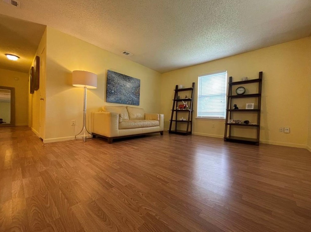 7000 Lincoln Dr, Fort Worth, TX 76182