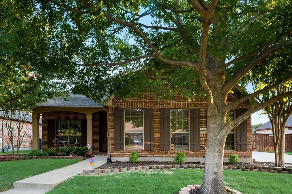 1010 Eagle Nest Ave, Forney, TX 75126-4044
