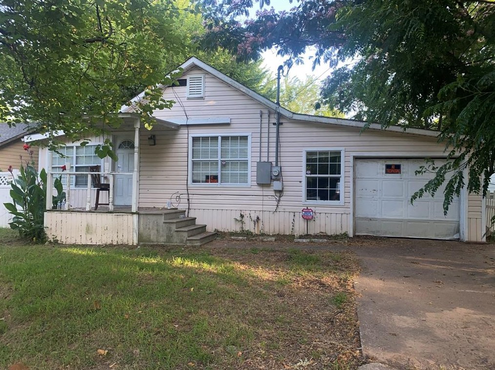 2826 W Elm St, Denison, TX 75020