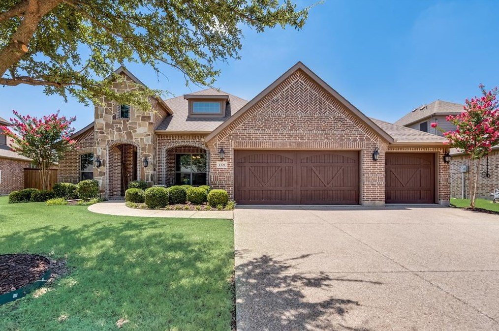 1221 Grayhawk Dr, Forney, TX 75126-7743
