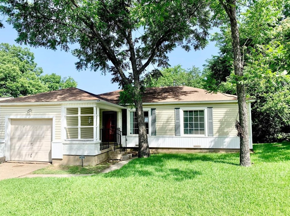 2223 N Farola Dr, Dallas, TX 75228