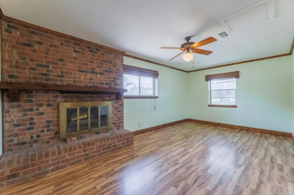 200 Stonegate St, Terrell, TX 75160