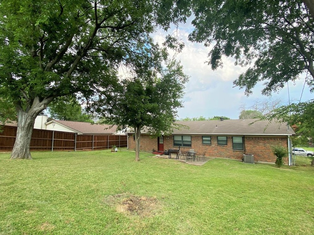 313 Sesame Dr, Mesquite TX 75149-2921 exterior