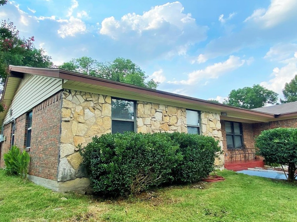 313 Sesame Dr, Mesquite, TX 75149-2916