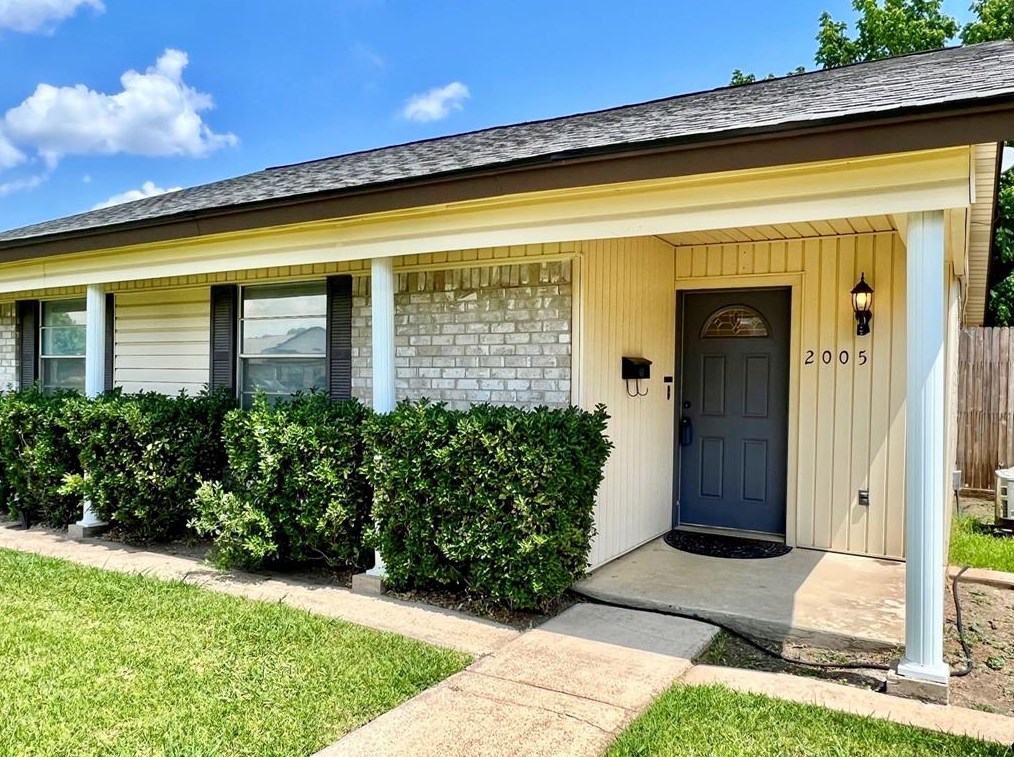 2005 Cedarwood Dr, Carrollton, TX 75007