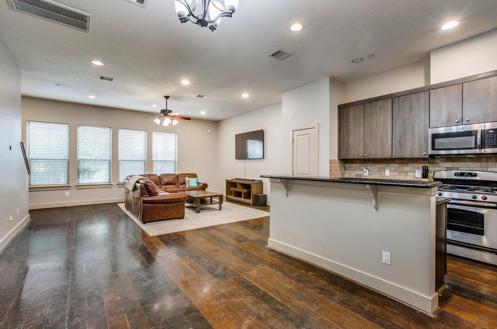 2422 Navigation Blvd #e, Houston, TX
