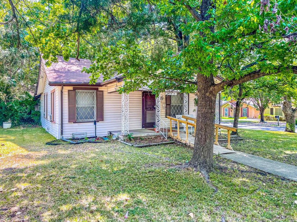 100 S 35th St, Corsicana, TX 75110