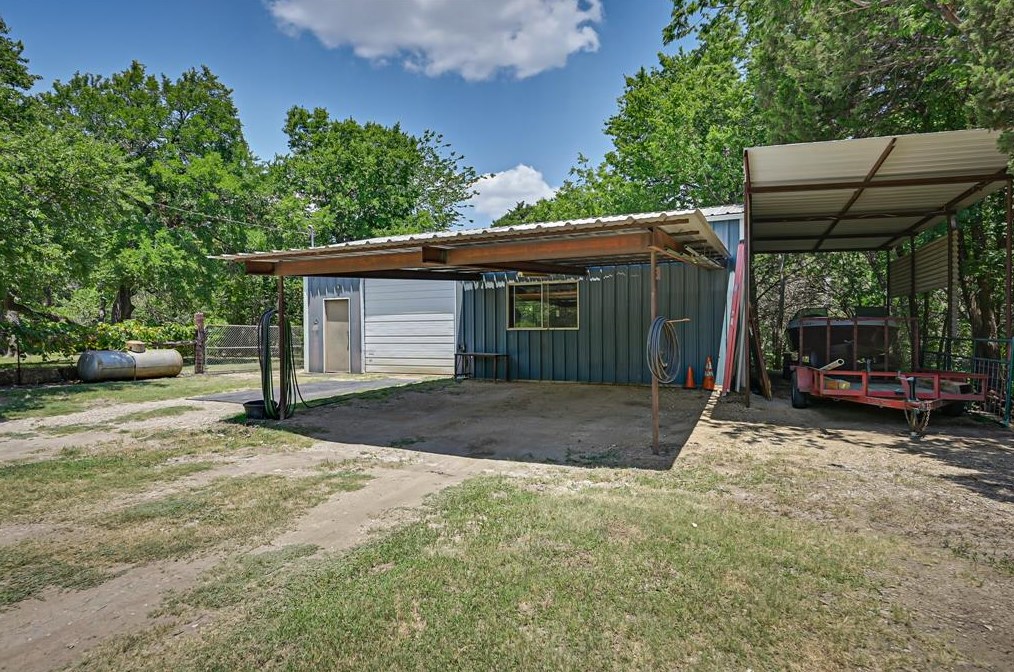 4951 Joe Wilson Rd, Midlothian, TX 76065