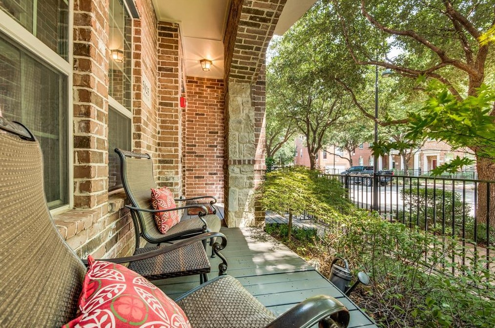 5025 Calloway Dr, Addison TX  75001-6342 exterior