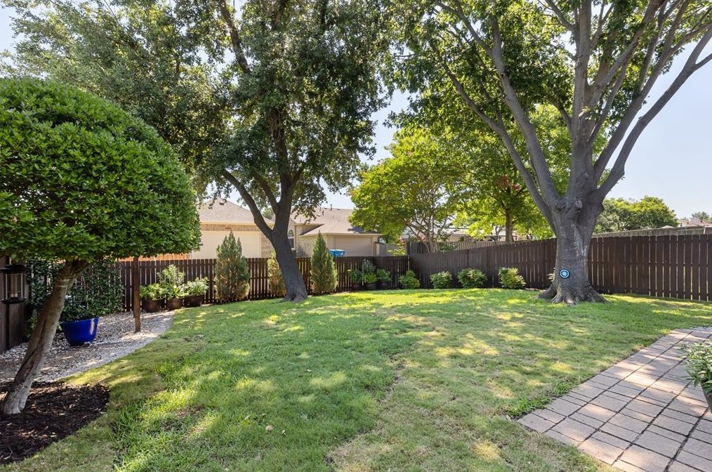 5618 Allen Ln, Rowlett TX 75088-7605 exterior