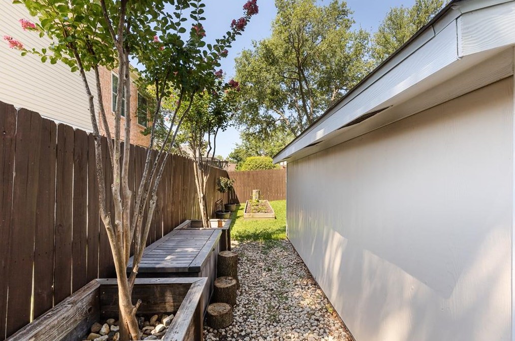 5618 Allen Ln, Rowlett TX 75088-7605 exterior