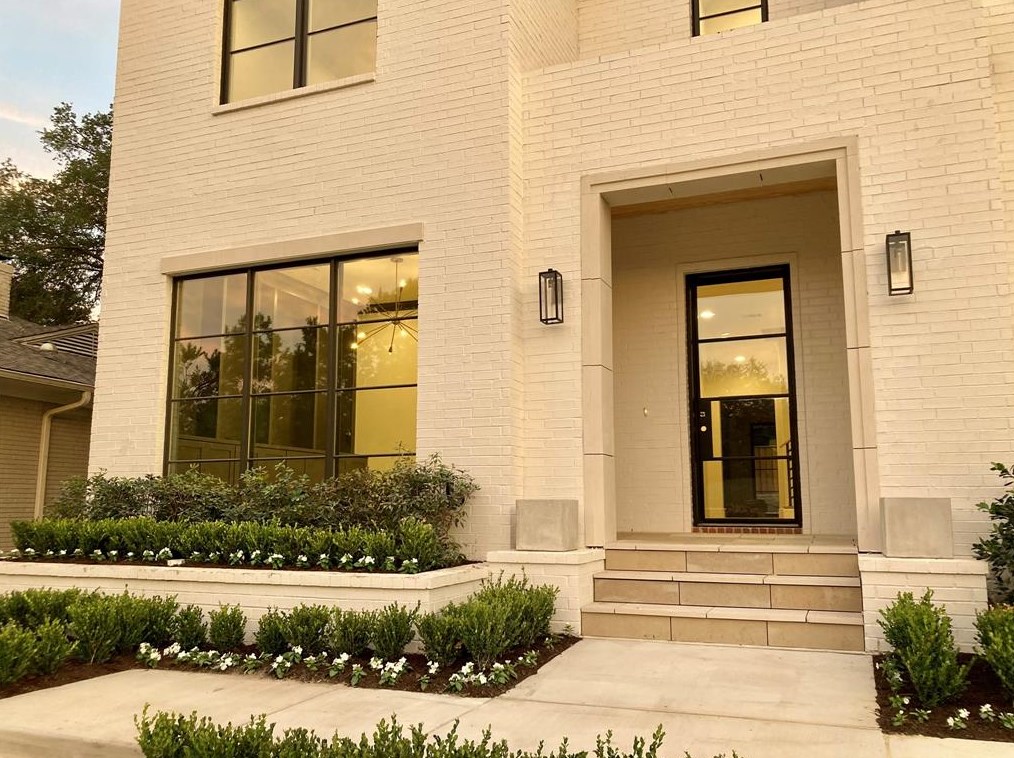 7044 Irongate Ln, Dallas, TX 75214-3240