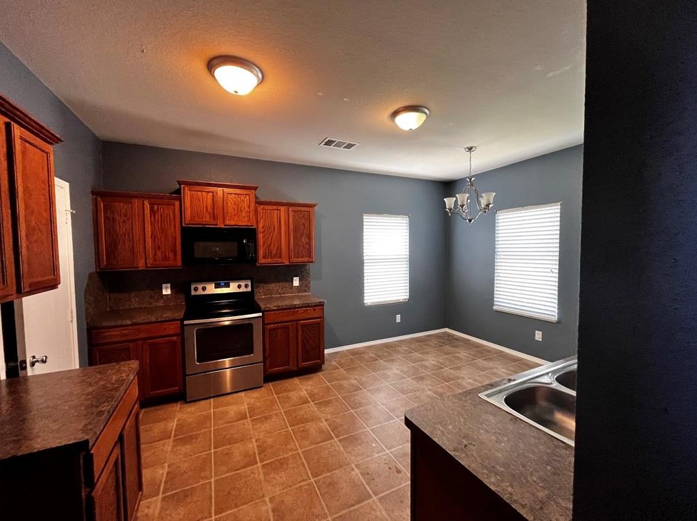 617 Twin Knoll Dr, Mckinney TX  75071-3706 exterior