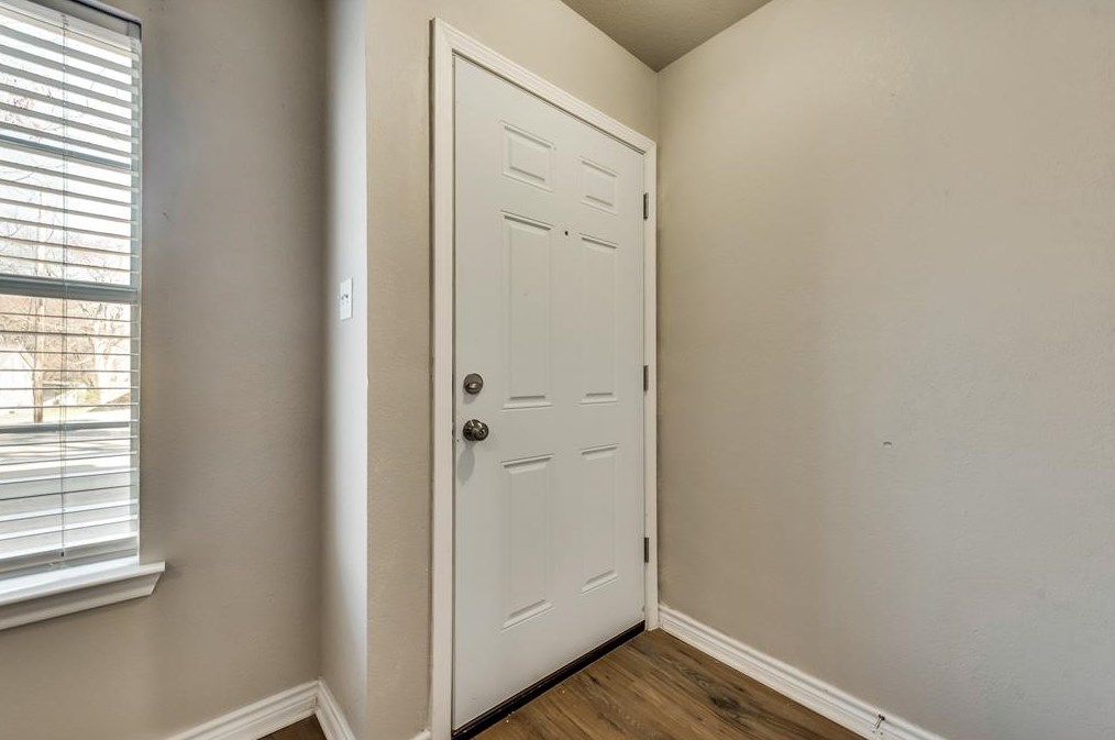 2618 W Walker St #b, Denison, TX 75020