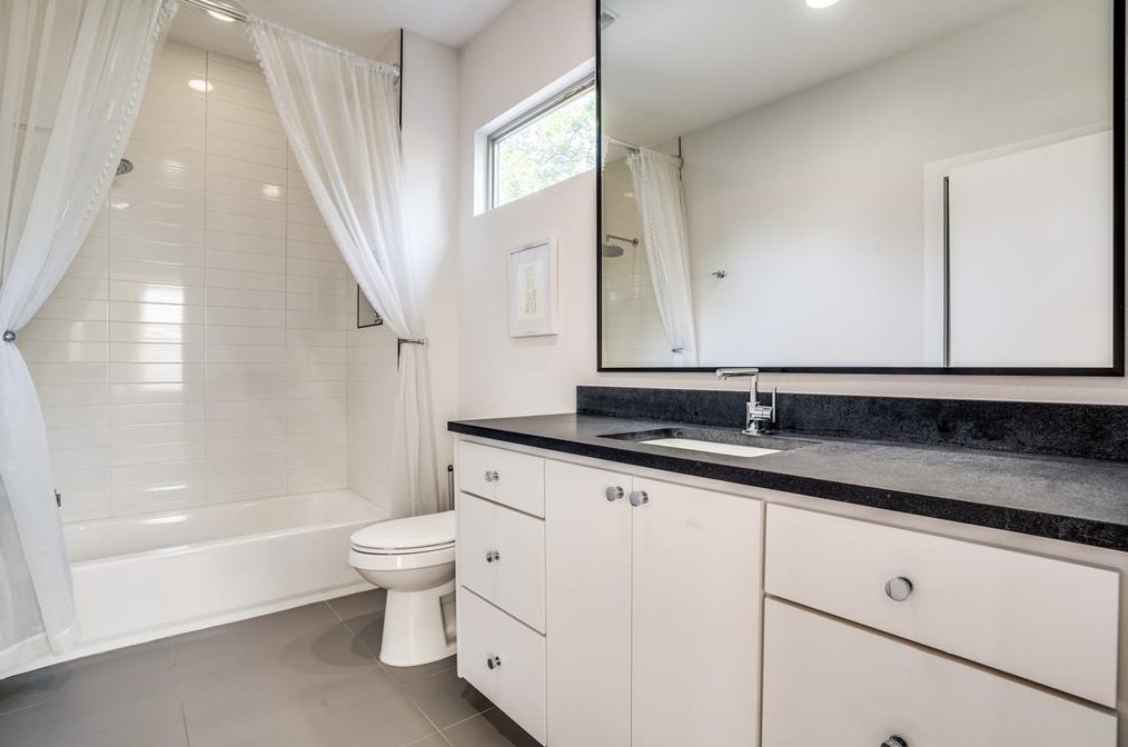 5616 Longview St, Dallas TX 75206-5610 exterior