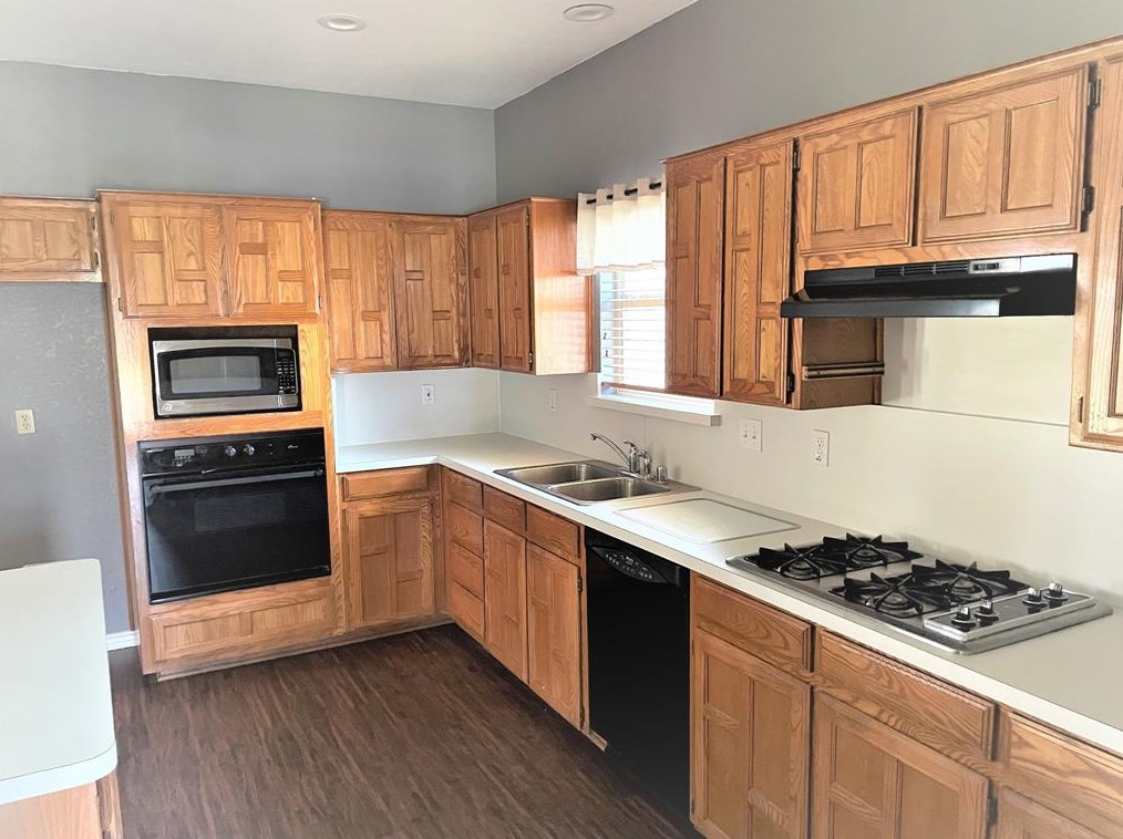 6814 Silver Lake Dr, Rowlett TX  75089-2691 exterior