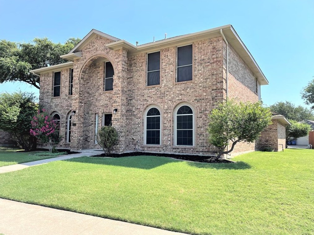 6814 Silver Lake Dr, Rowlett, TX 75089