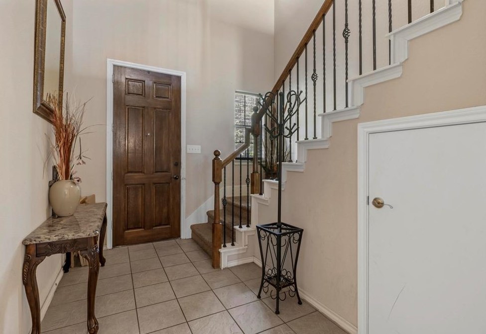 8308 Timberbrook Ln, Dallas, TX 75249-2633