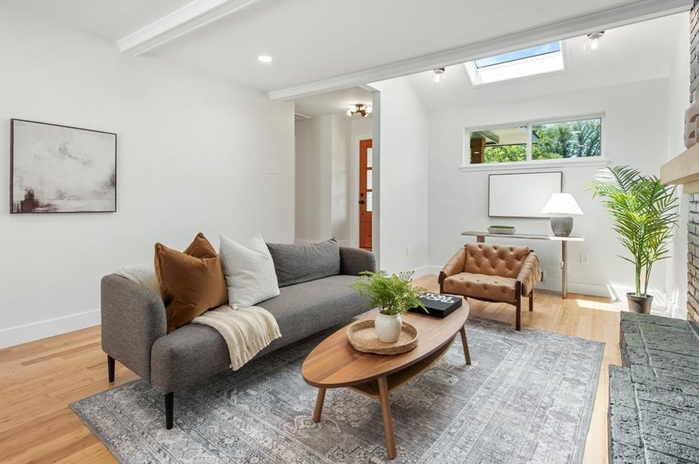 2338 Pinebluff Dr, Dallas TX  75228-5840 exterior