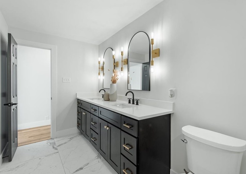 2338 Pinebluff Dr, Dallas TX  75228-5840 exterior