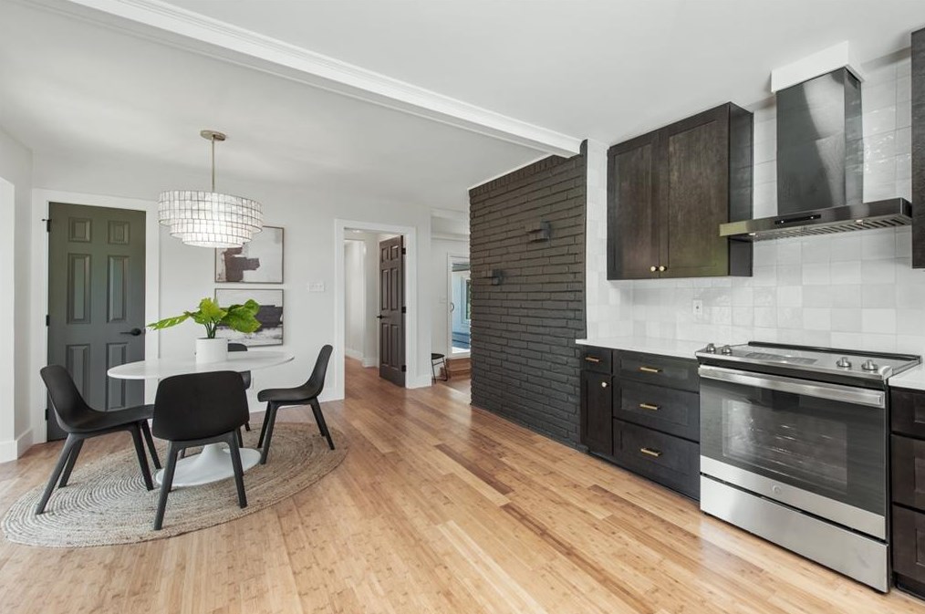 2338 Pinebluff Dr, Dallas TX  75228-5840 exterior