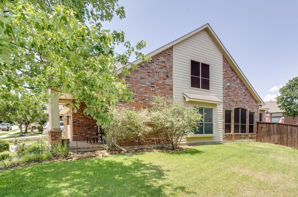 4220 Boxwood Dr, Denton, TX 76208