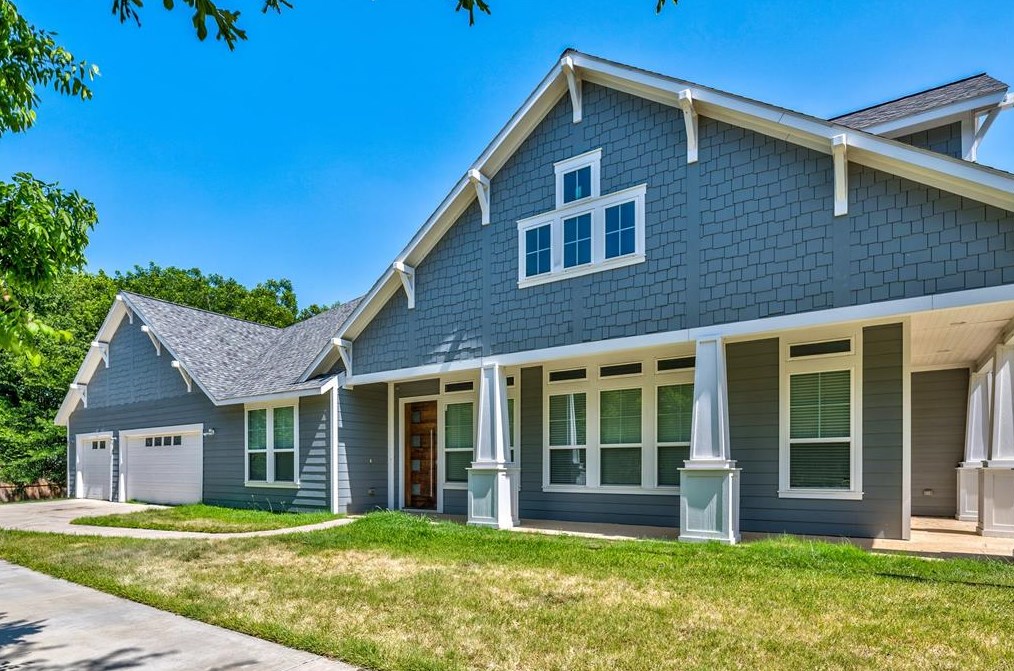 1216 Worthington St, Grapevine, TX 76051-5026