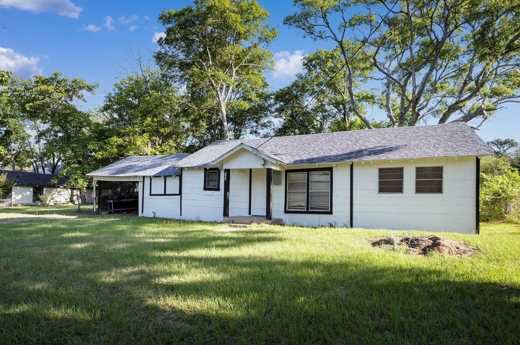 149 E Iowa, Van, TX 75790