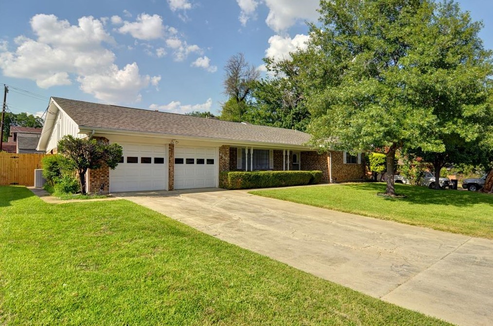 8016 Longford St, Fort Worth, TX 76116