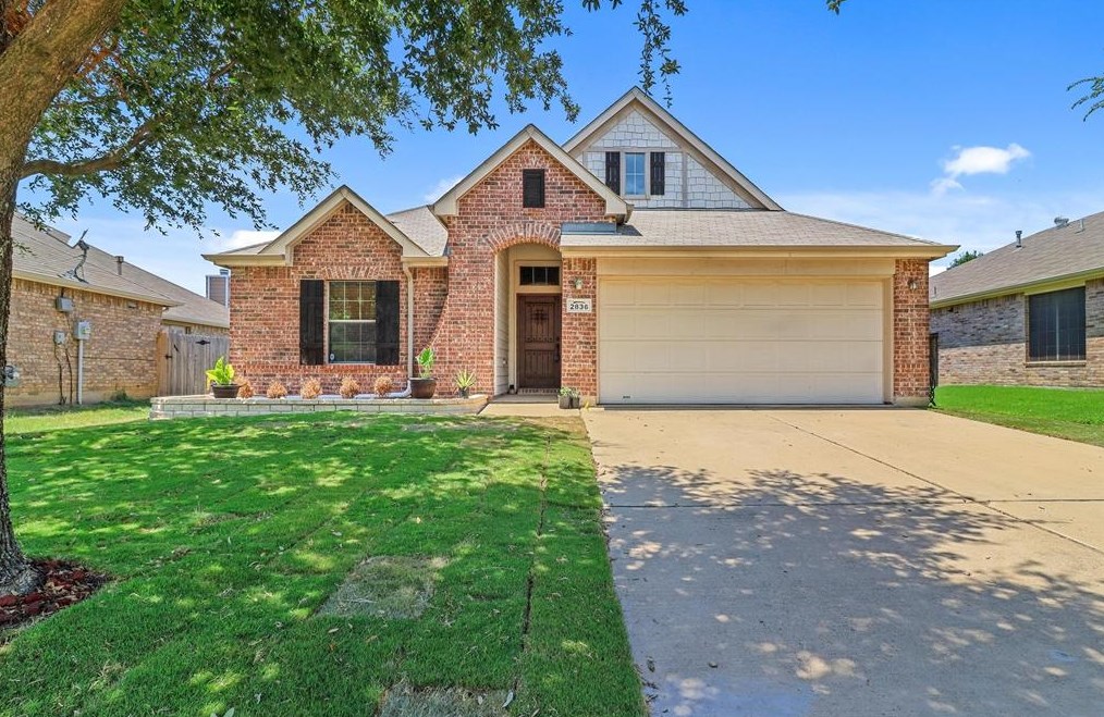 2836 Park Springs Dr, Grand Prairie, TX 75052